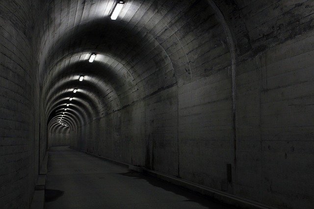 osvětlený tunel.jpg