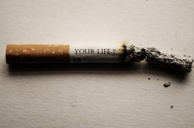 nápis na cigaretě
